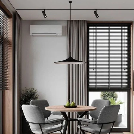 venecianas de madera con cortinas